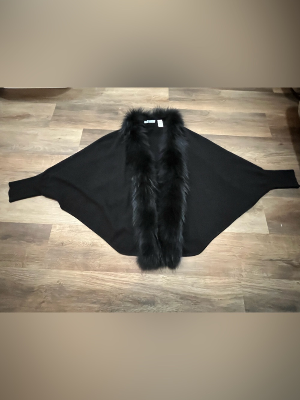 InCashmere 100% Cashmere Ruana Wrap | Raccoon Fur Trim | Black| L-XL - Picture 7 of 14